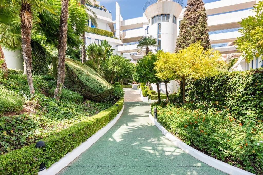Marbella House Imponente Atico Con Piscina Privadaアパートメント エクステリア 写真