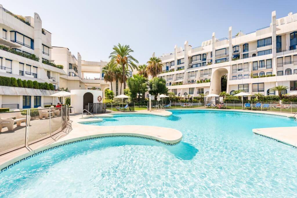 Marbella House Imponente Atico Con Piscina Privadaアパートメント エクステリア 写真